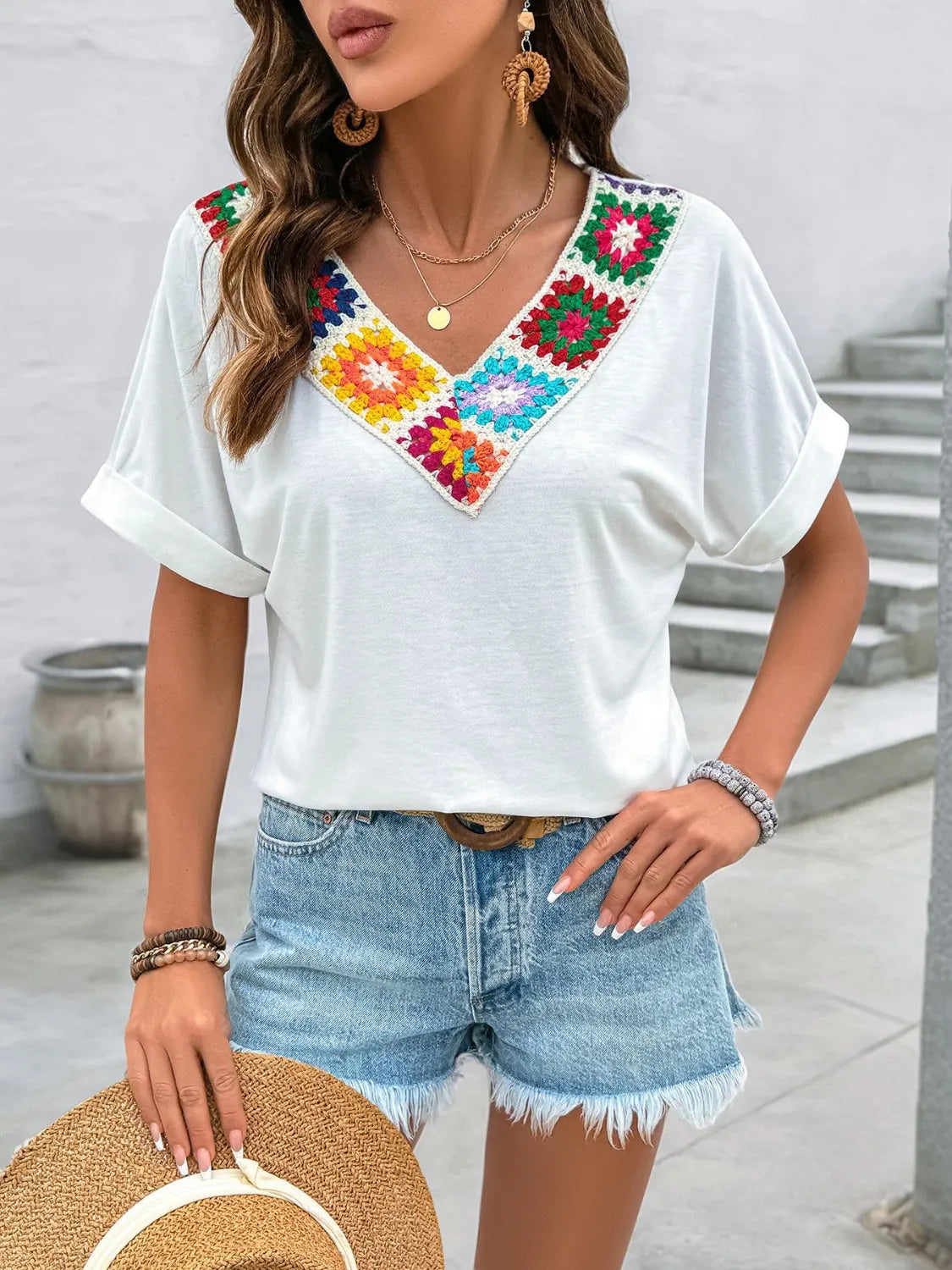 Embroidered Contrast V-Neck Short Sleeve Top - Chic & Versatile White