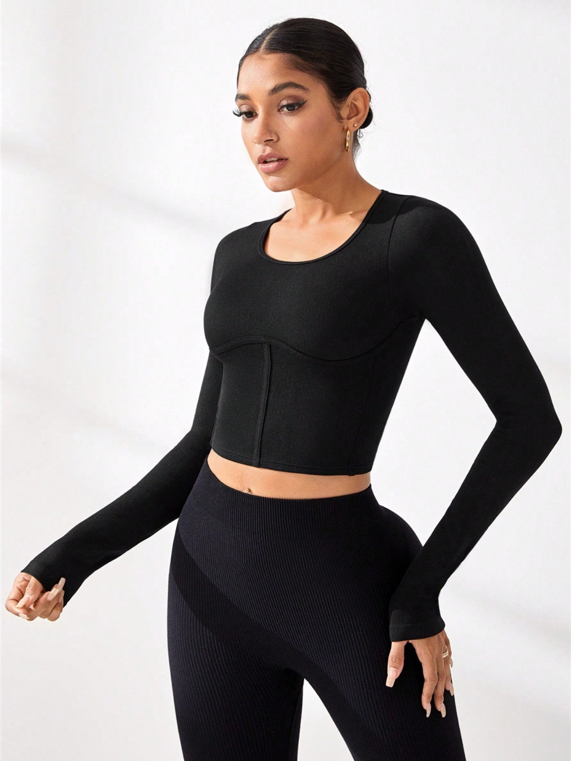 Round Neck Long Sleeve Active T-Shirt - Flexible & Stylish