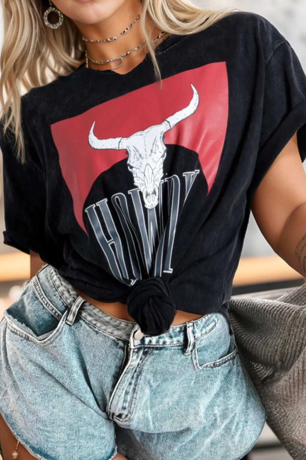 Western HOWDY Steer Head Print Loose Fit Tee Black