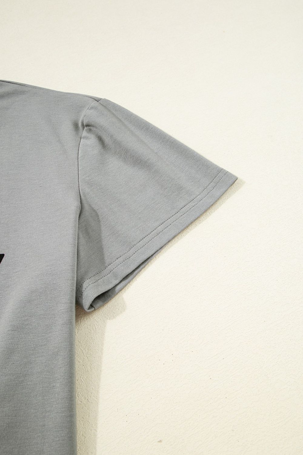 Letter Graphic Round Neck T-Shirt - Casual & Trendy
