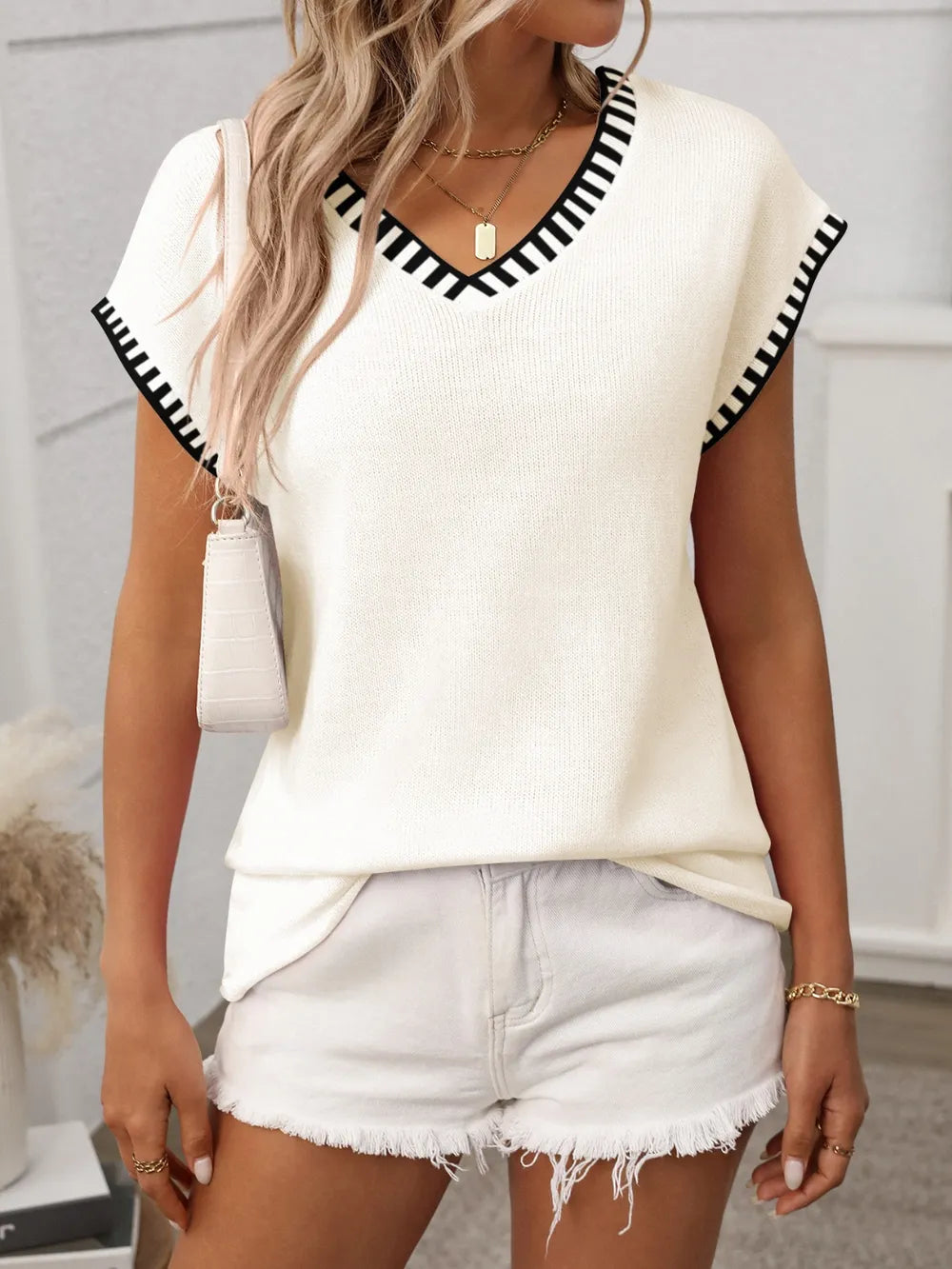 Contrast Trim V-Neck Short Sleeve Knit Top Cream