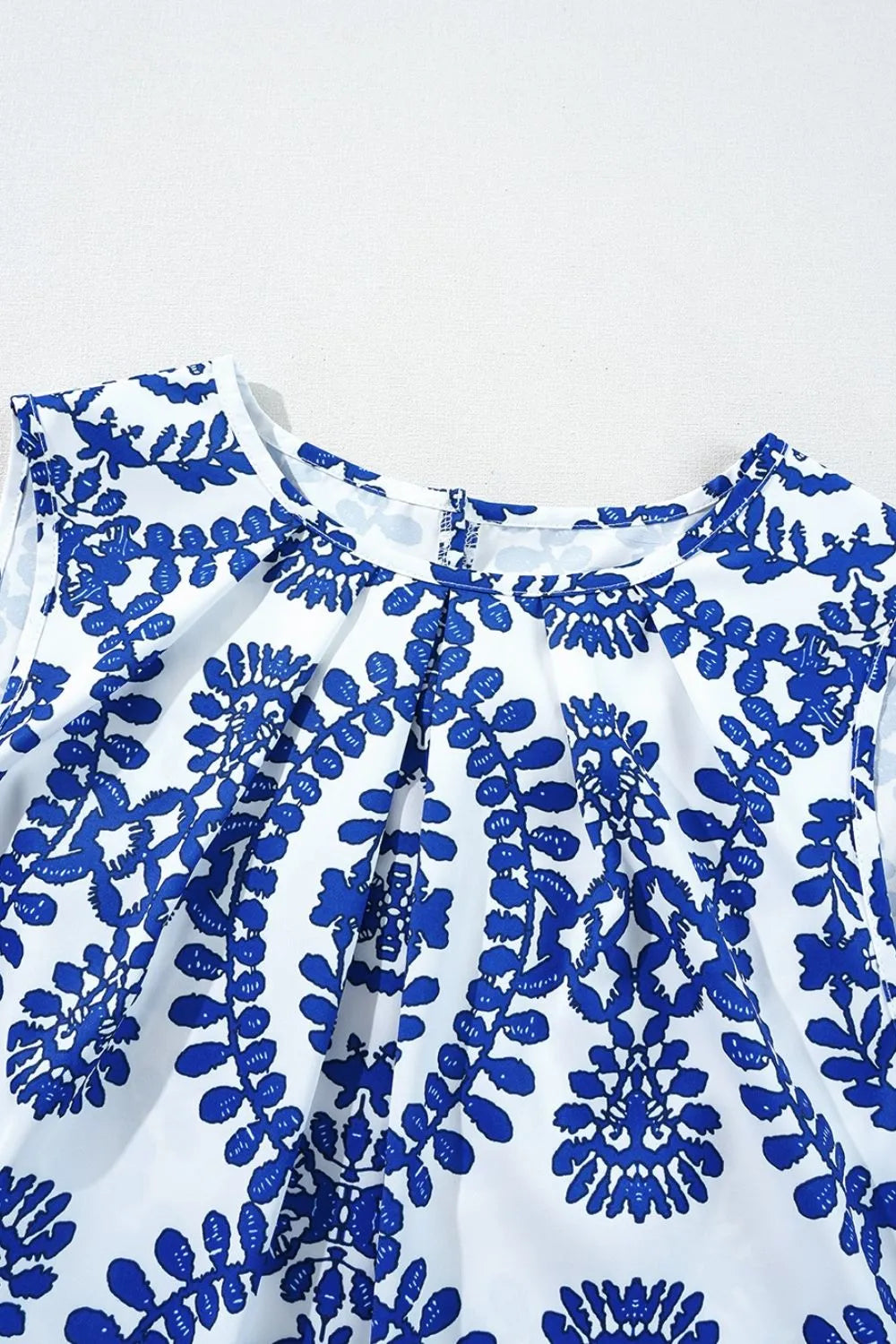 Printed Sleeveless Crew Neck Top - Lightweight Style