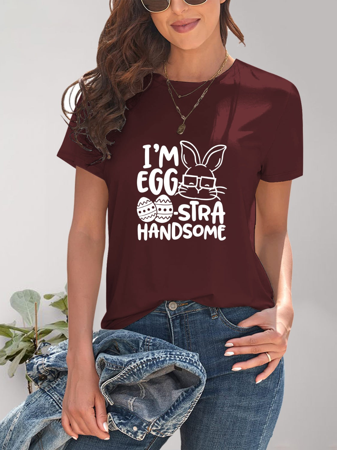 Graphic Round Neck T-Shirt - Stylish & Comfortable Burgundy