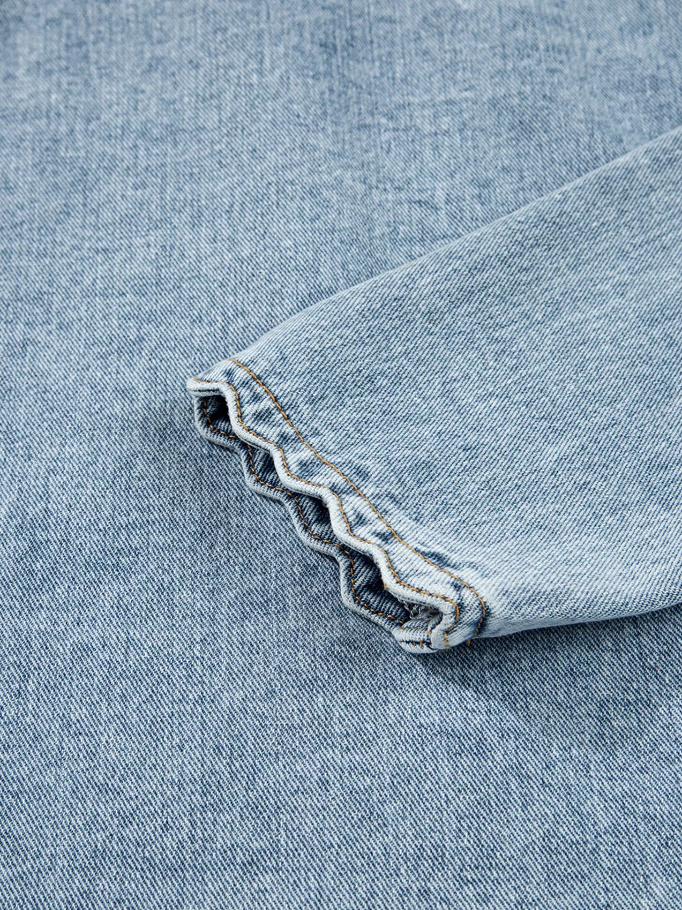 Stylish Scallop Trim Collar Denim Jacket with Patched Pockets