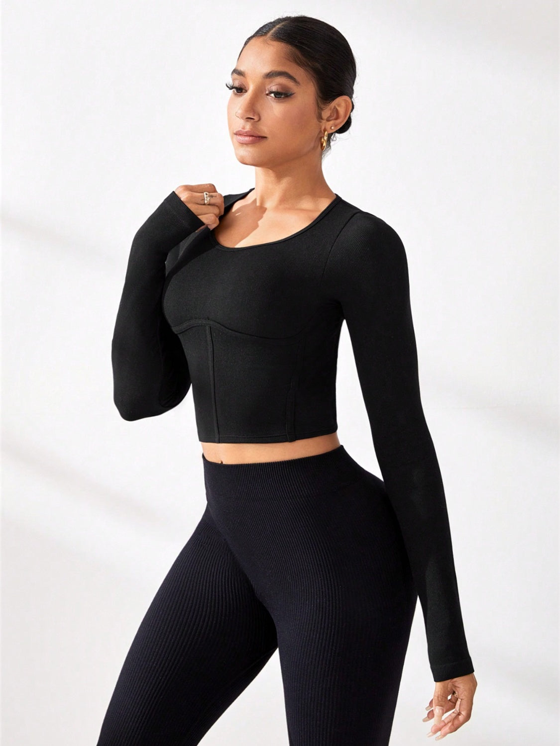 Round Neck Long Sleeve Active T-Shirt - Flexible & Stylish