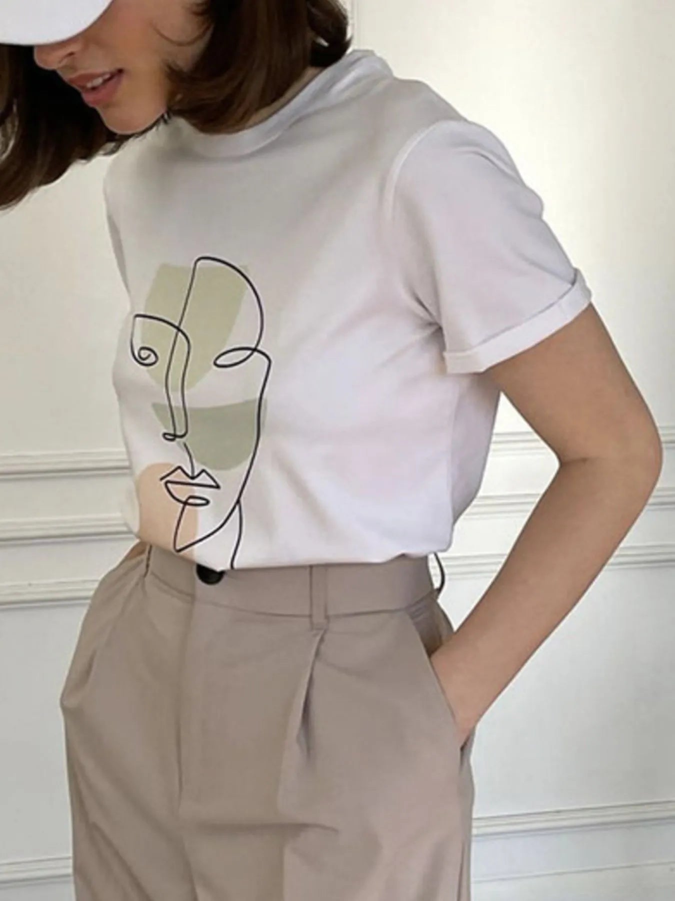 ArtMuse Abstract Face Graphic Round Neck T-Shirt
