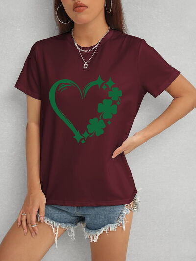 Heart Lucky Clover Comfort Fit T-Shirt - Stylish & Comfortable Burgundy