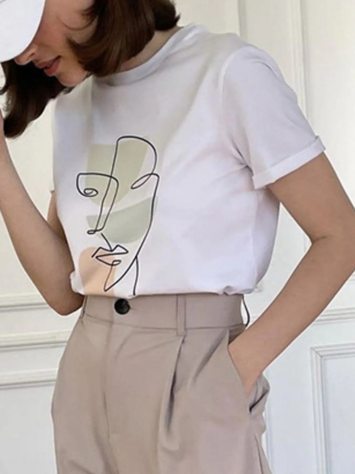 ArtMuse Abstract Face Graphic Round Neck T-Shirt