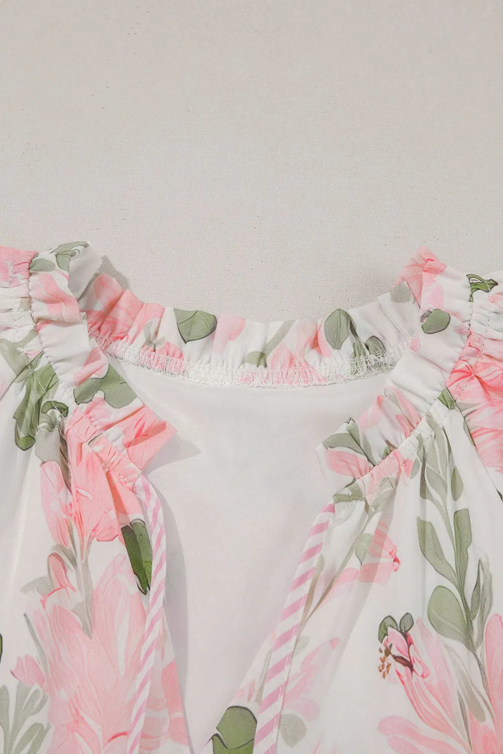 Floral Contrast Edge Mini Dress - Ruffled Short Sleeve Summer Look