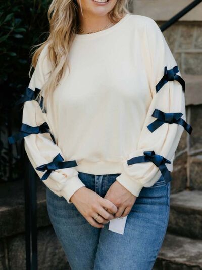 Contrast Bow Round Neck Long Sleeve Sweatshirt Cream