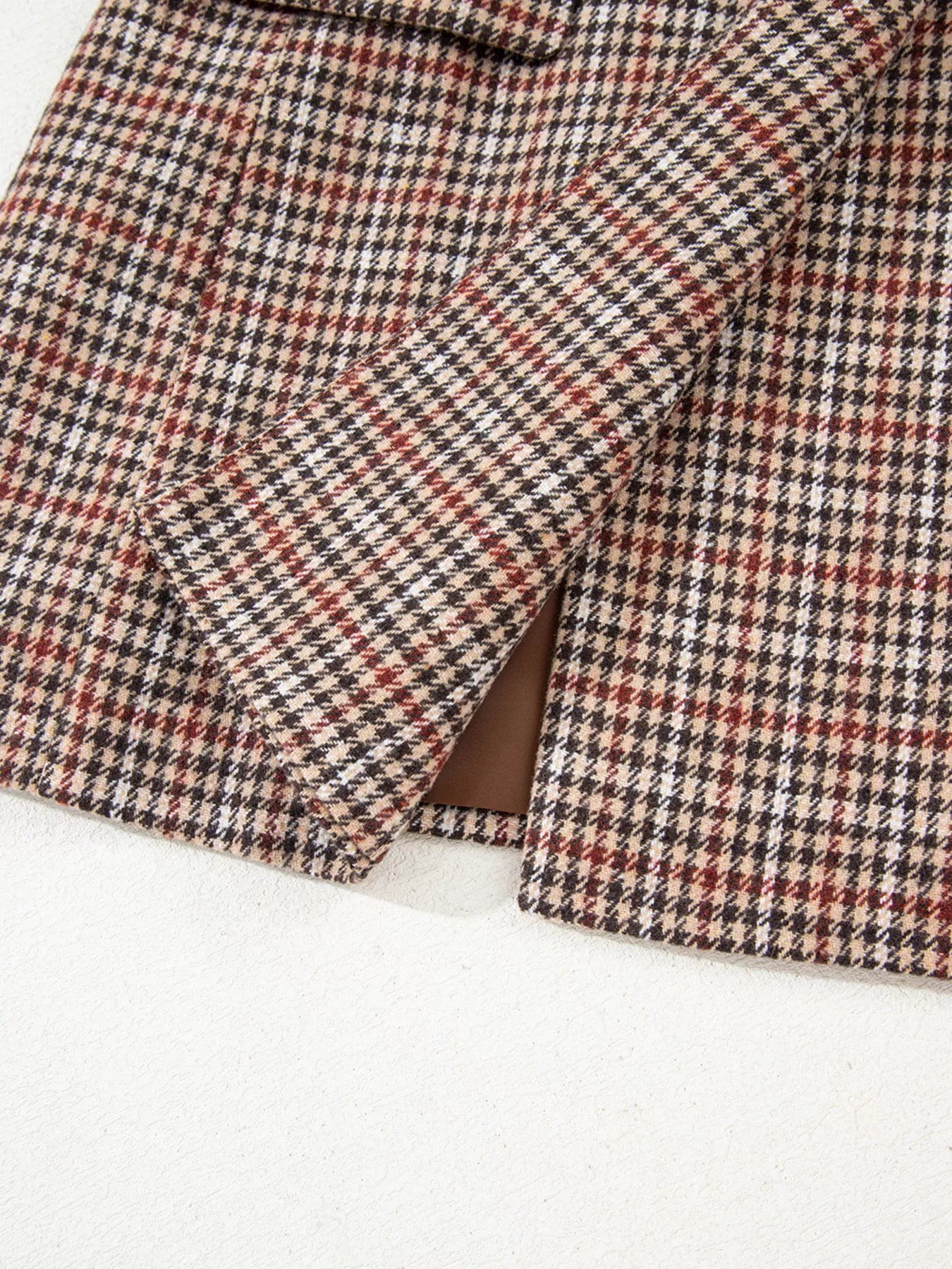 Chic Houndstooth Lapel Collar Blazer – Stylish Buttoned Women’s Outerwear