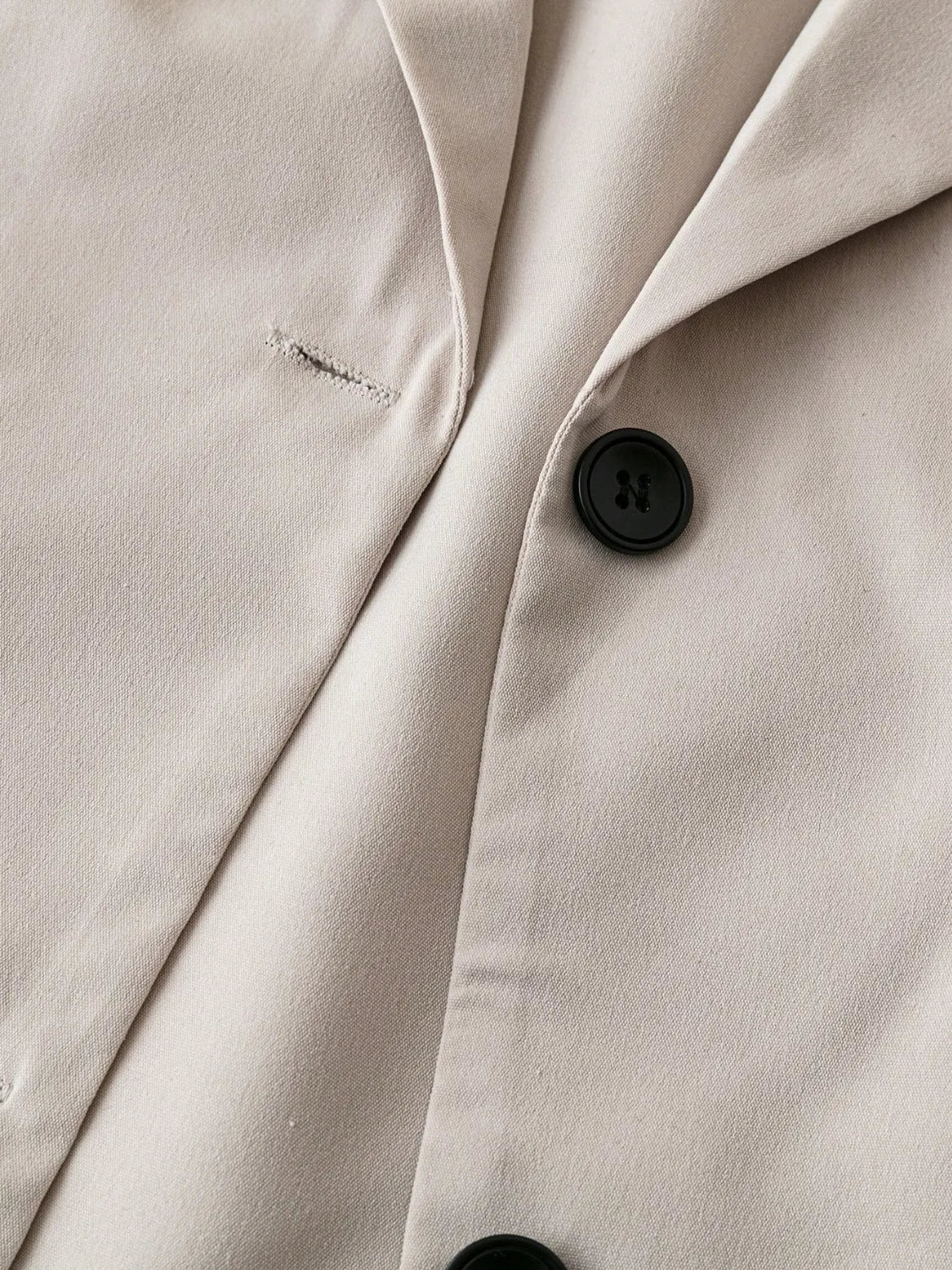 Lightweight PowerMuse Short Sleeve Lapel Blazer