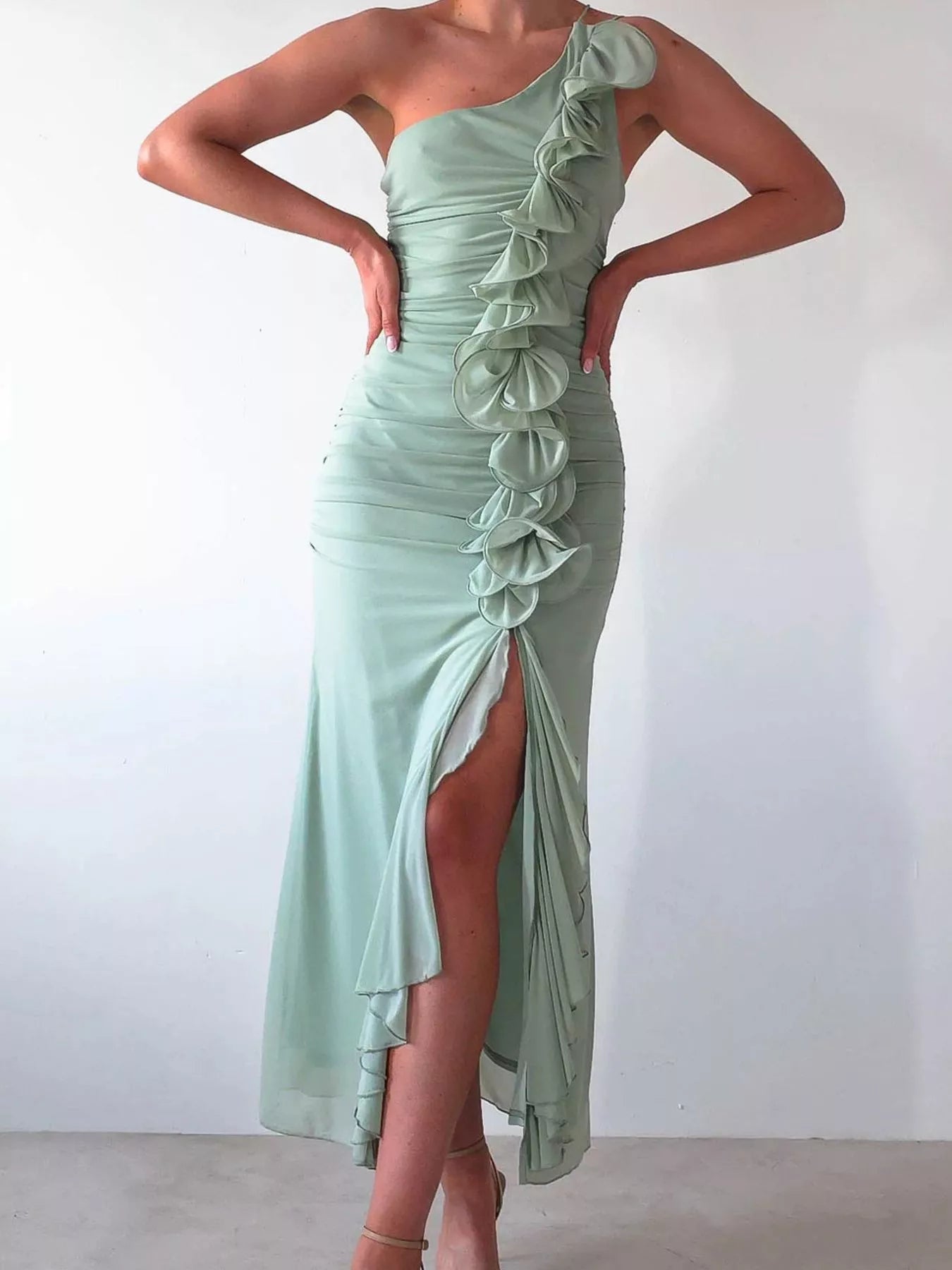 Chic One-Shoulder Ruffle Slit Evening Dress
