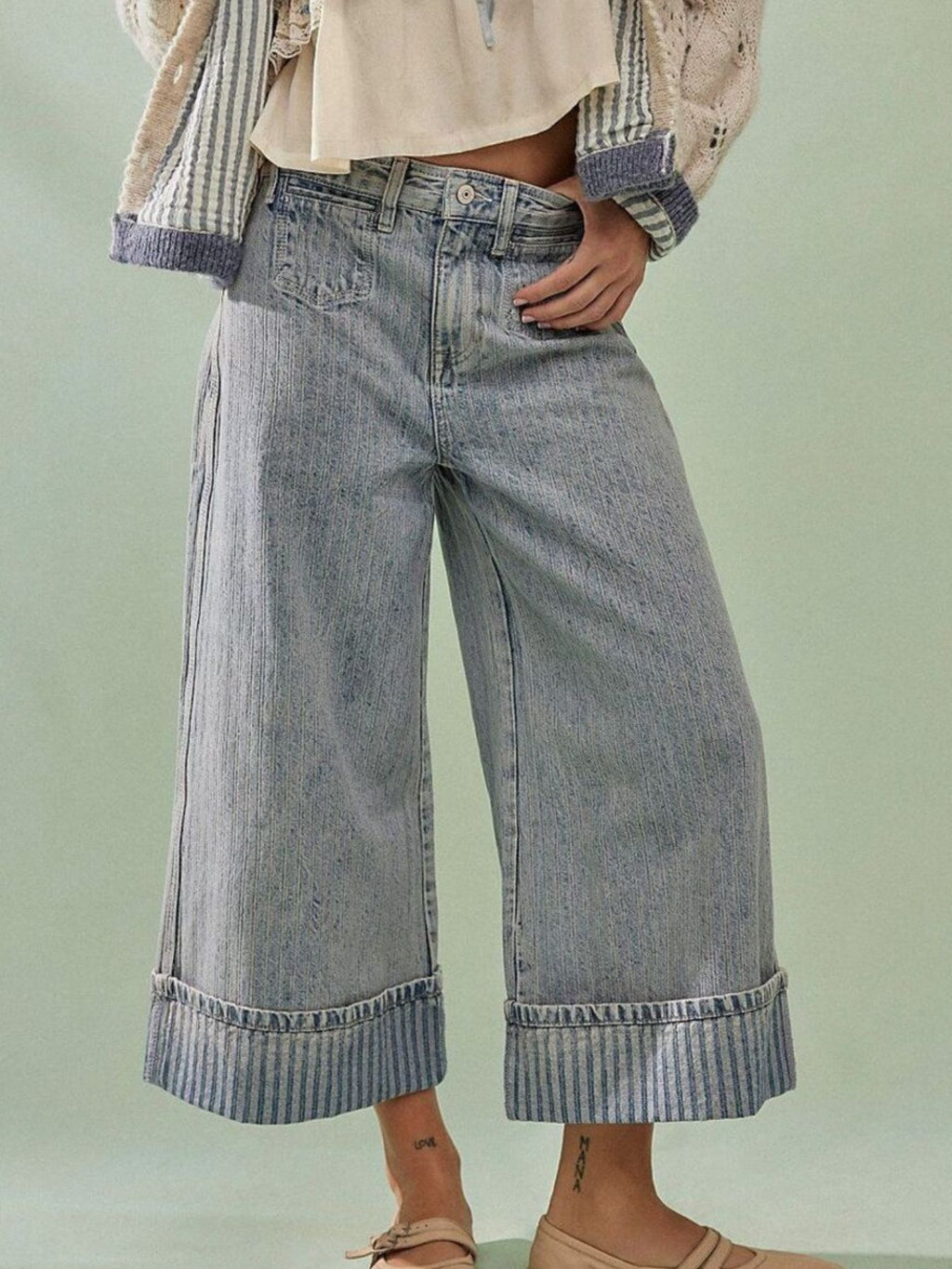 Wide-Leg Cropped Pocketed Jeans