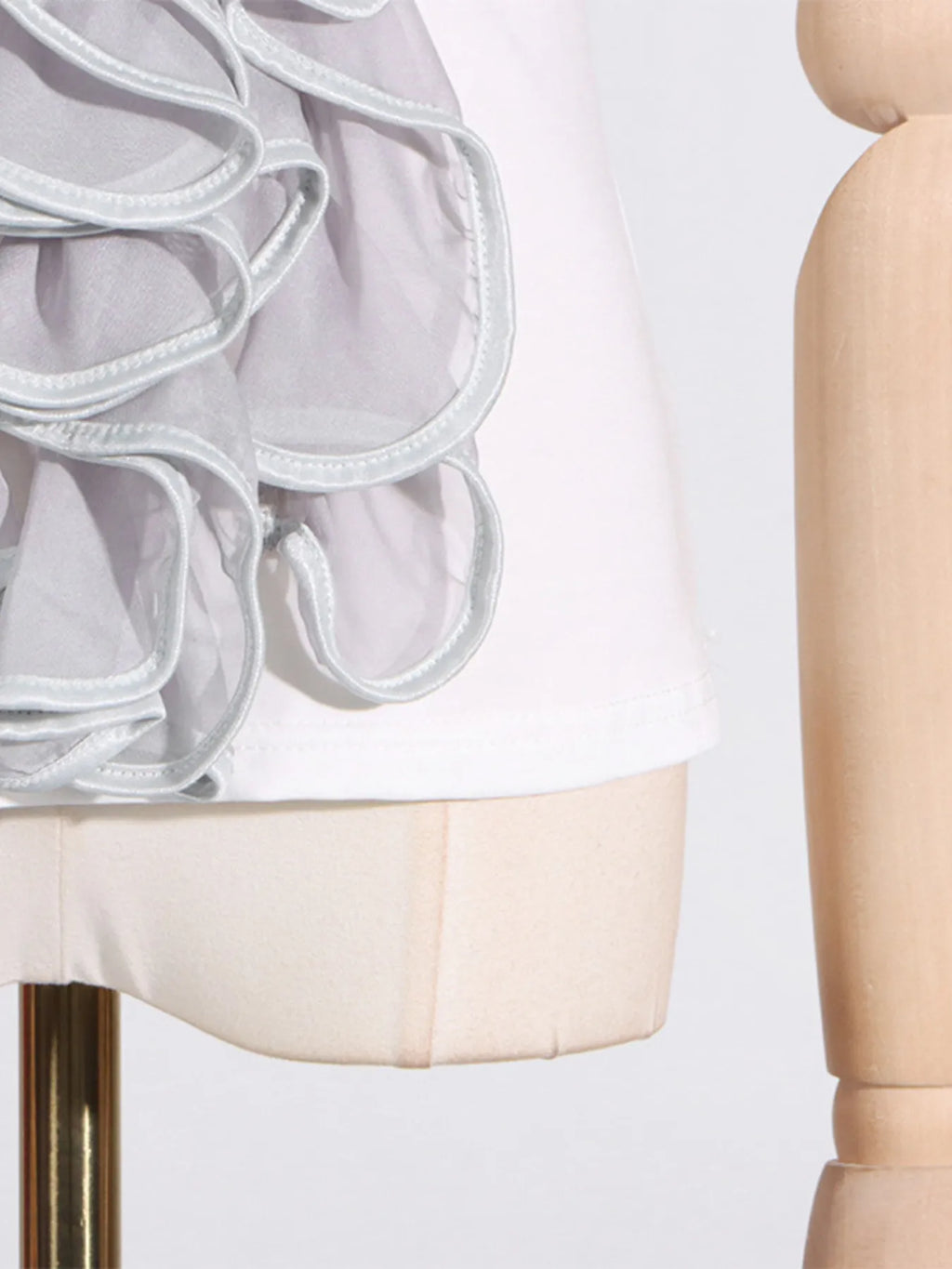 Elegant Ruffled Round Neck Short Sleeve Top