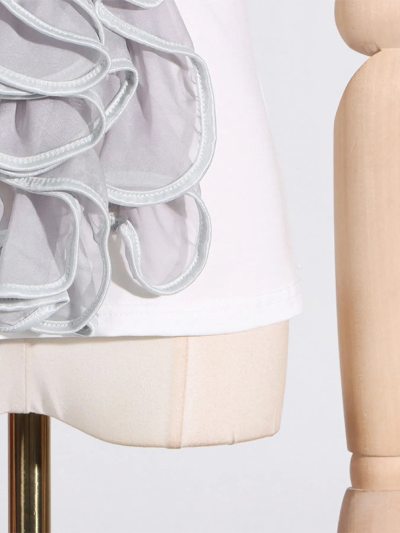 Elegant Ruffled Round Neck Short Sleeve Top