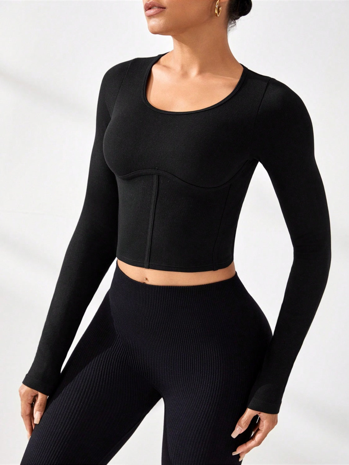 Round Neck Long Sleeve Active T-Shirt - Flexible & Stylish Black