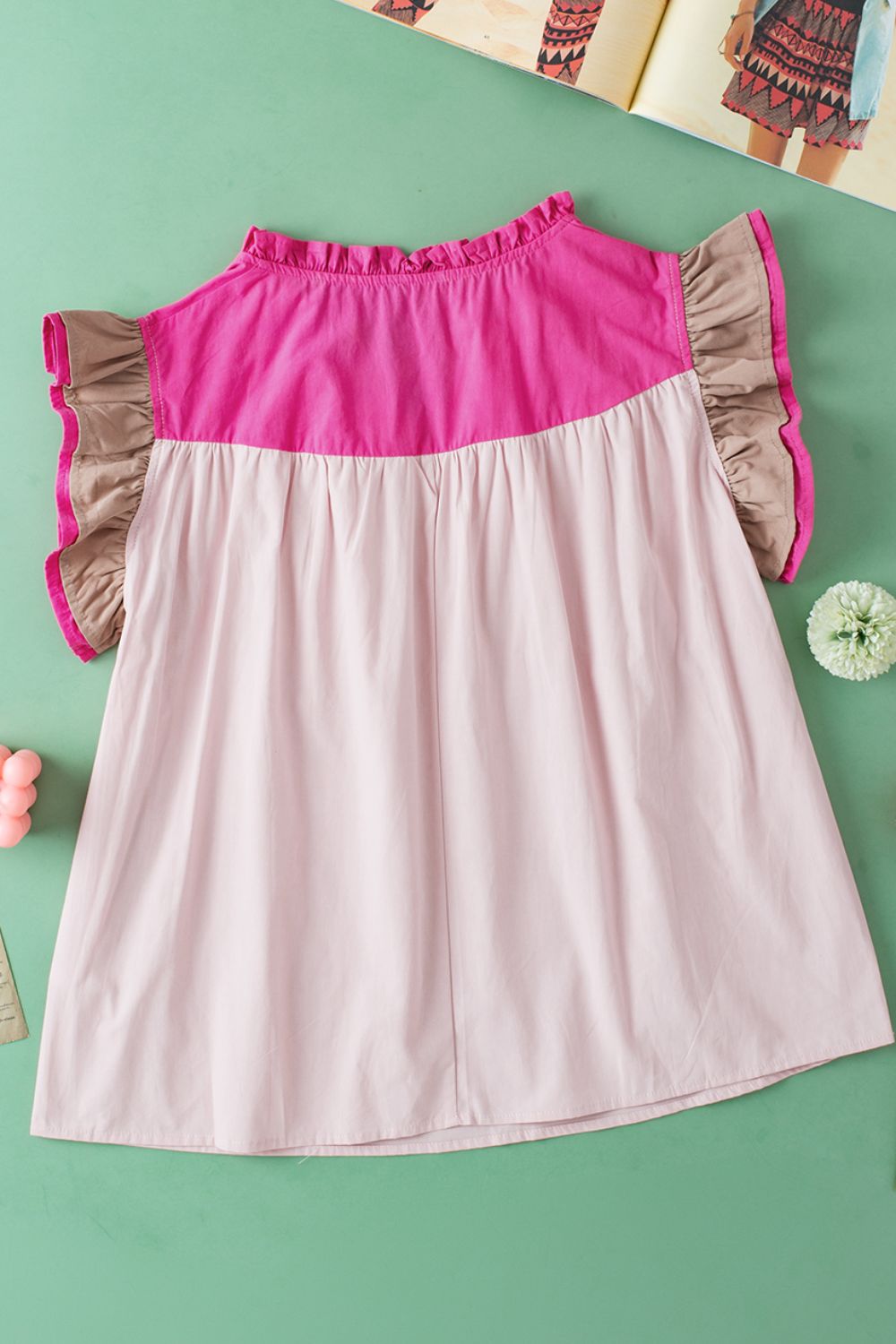 Color Block Ruffled Cap Sleeve Blouse - Chic & Stylish