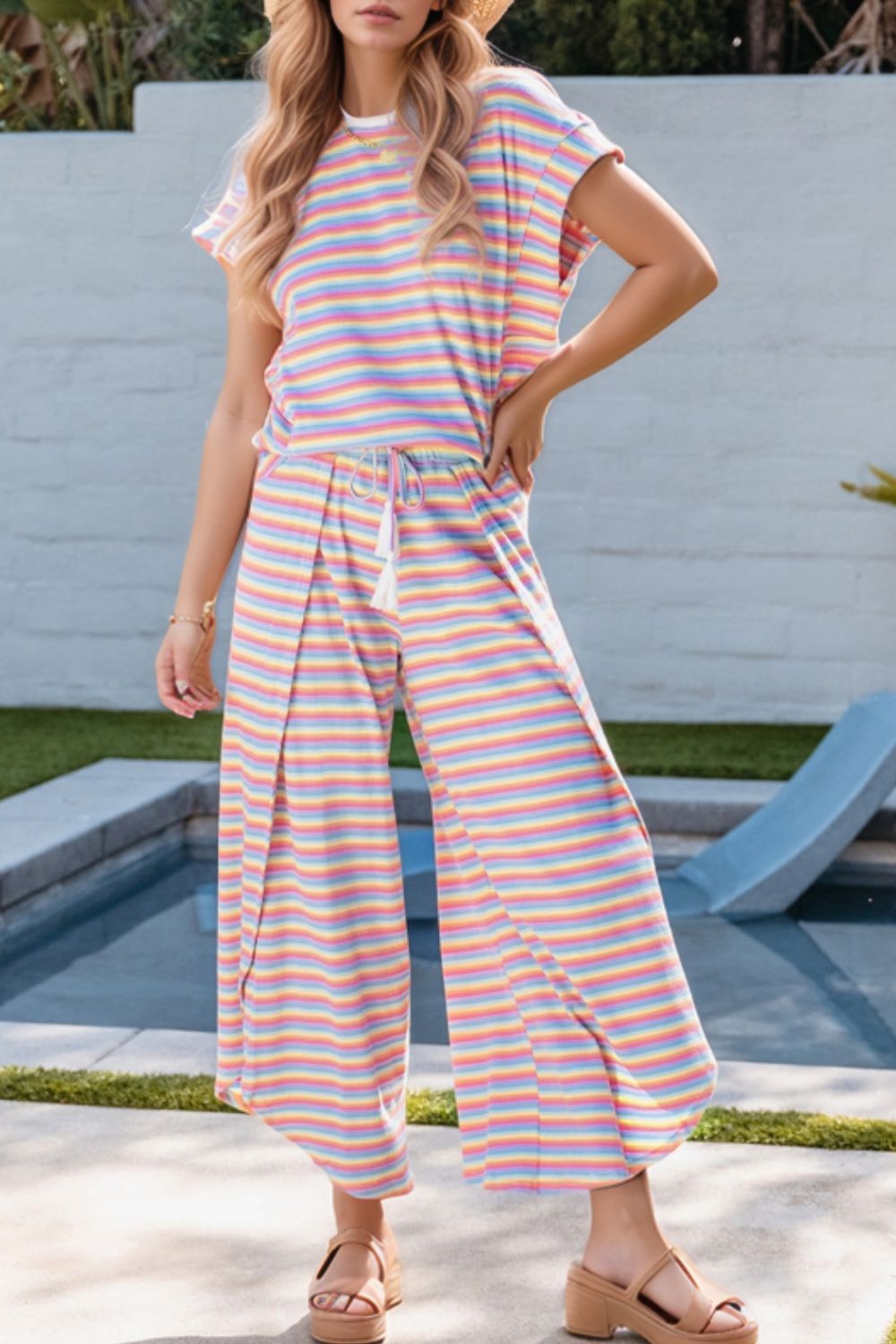 Striped Two-Piece Outfit - Stylish & Comfortable Matching Set Pink