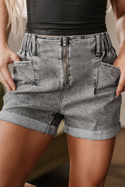 Chain Detail Pocketed High-Waist Shorts Gray