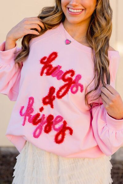 HUG AND KISSES Round Neck Sweatshirt Blush Pink