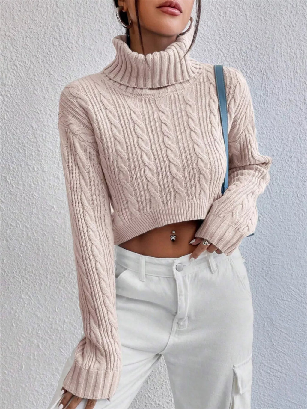 Cozy Cable-Knit Turtleneck Sweater with Long Sleeves