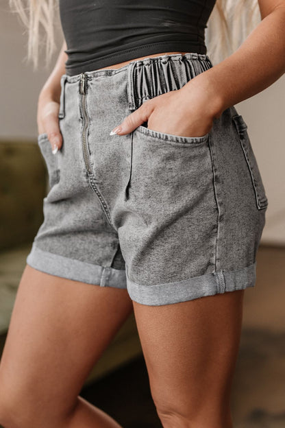 Chain Detail Pocketed High-Waist Shorts