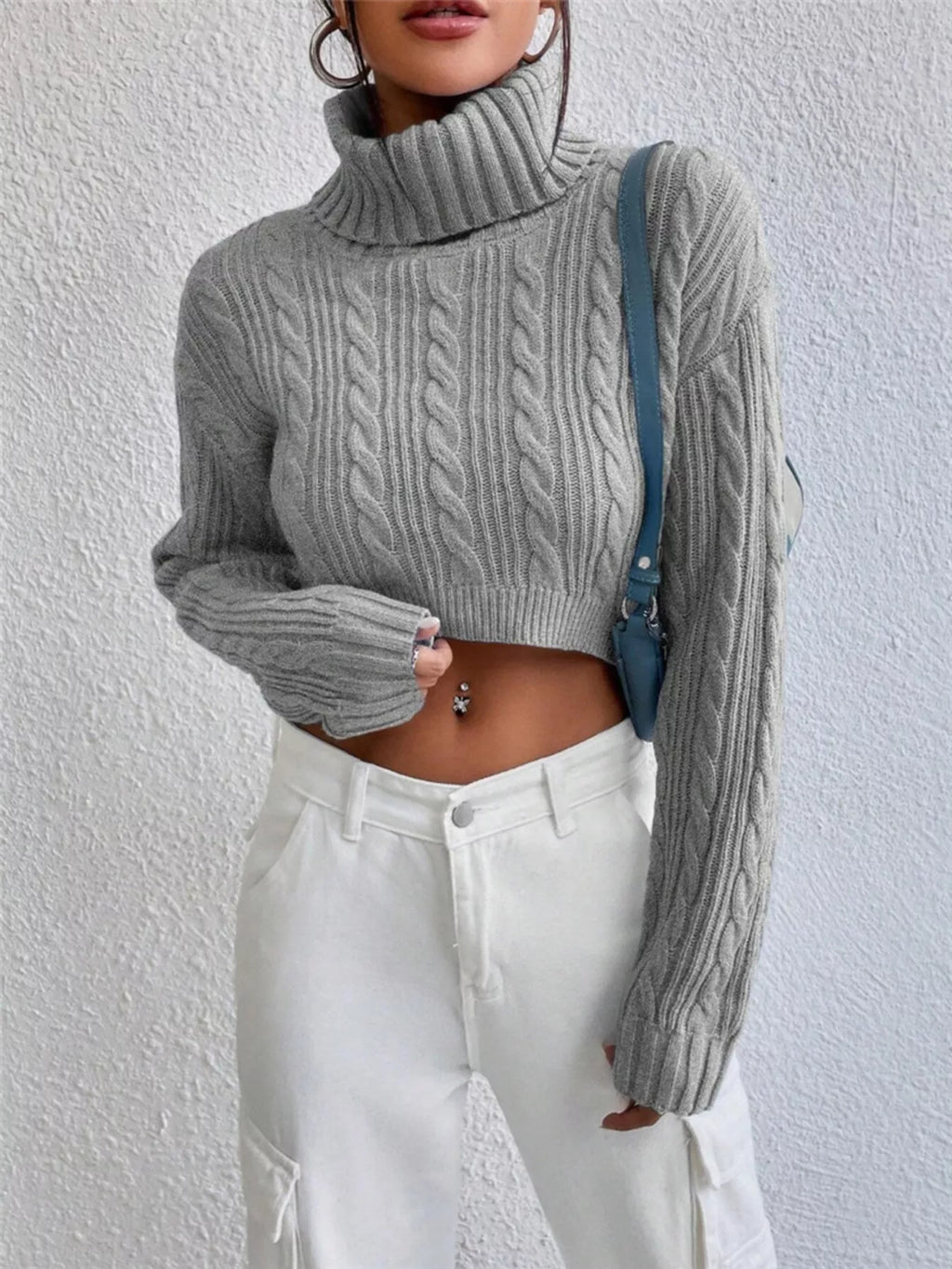 Cozy Cable-Knit Turtleneck Sweater with Long Sleeves