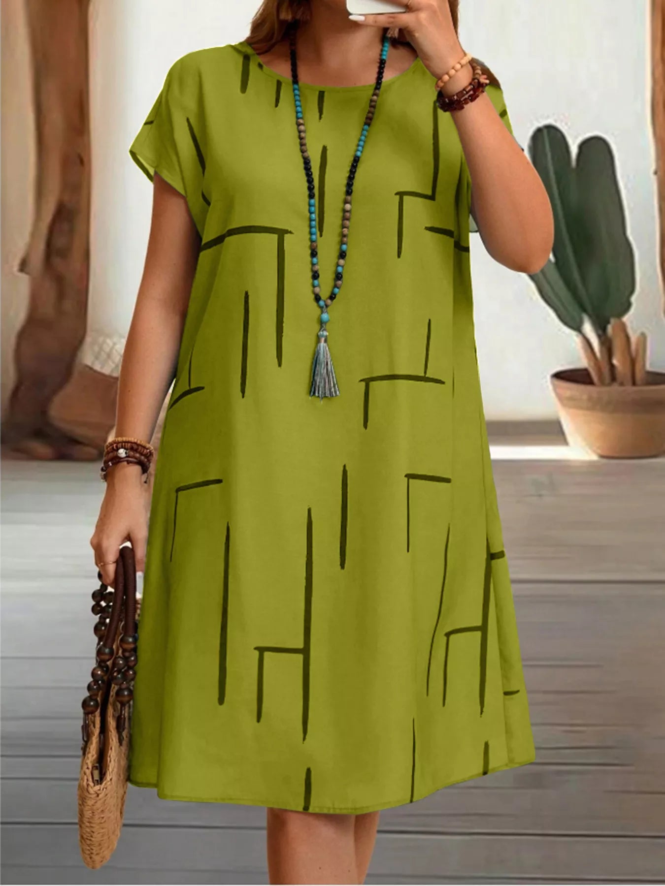 Plus Size Classic Round Neck Short Sleeve Dress Lime