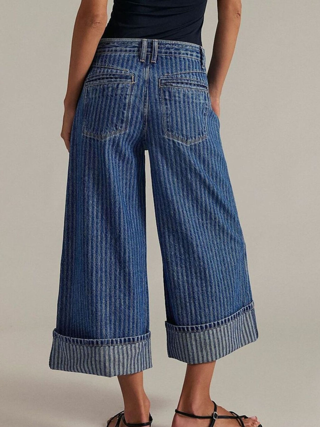 Wide-Leg Cropped Pocketed Jeans