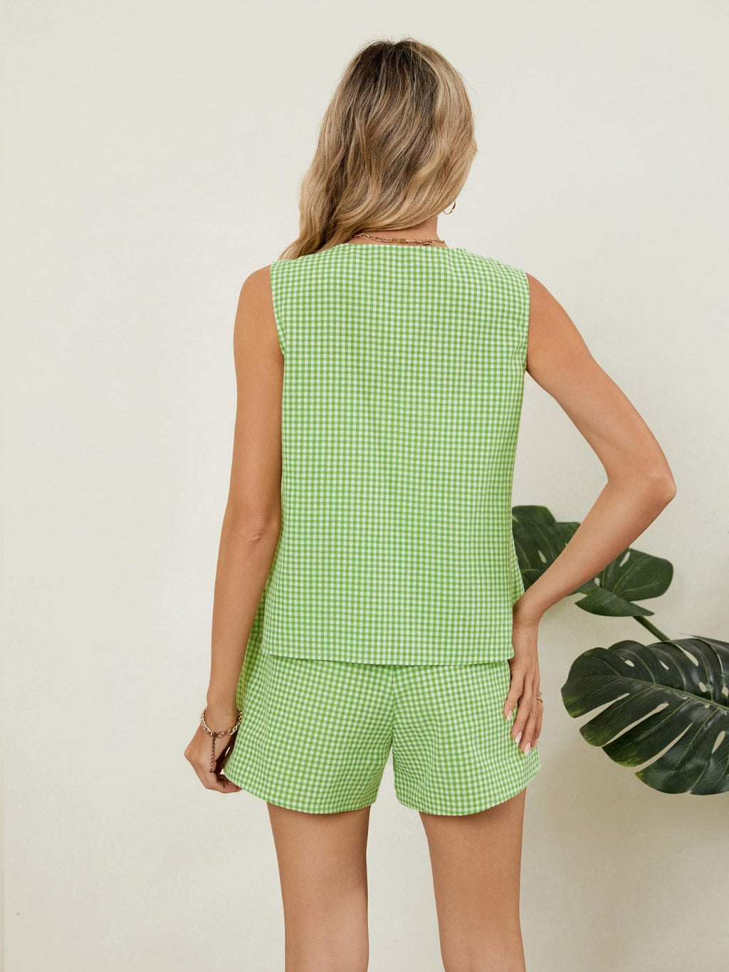Plaid V-Neck Sleeveless Top & Shorts Set - Stylish Two-Piece Outfit
