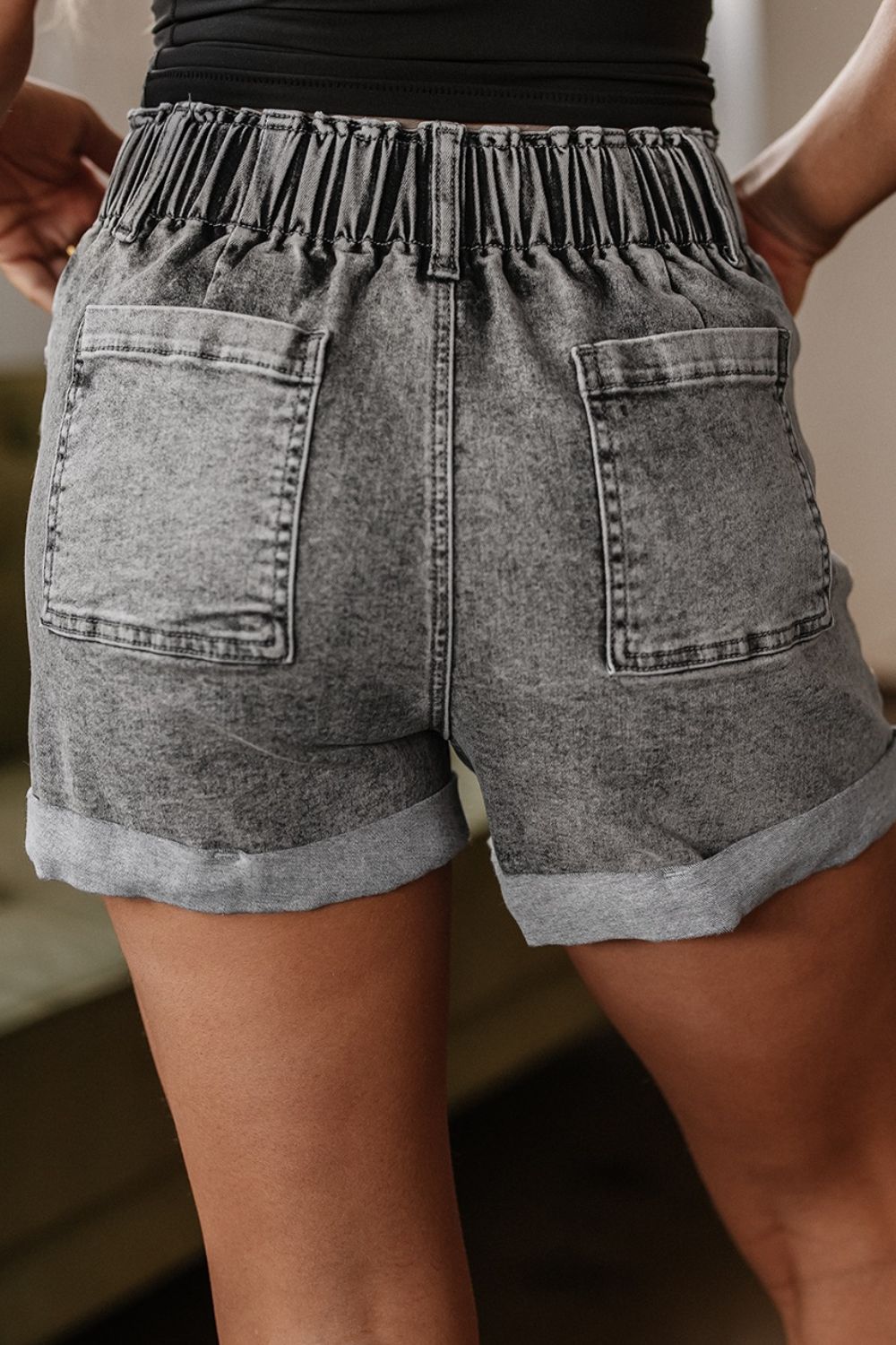 Chain Detail Pocketed High-Waist Shorts