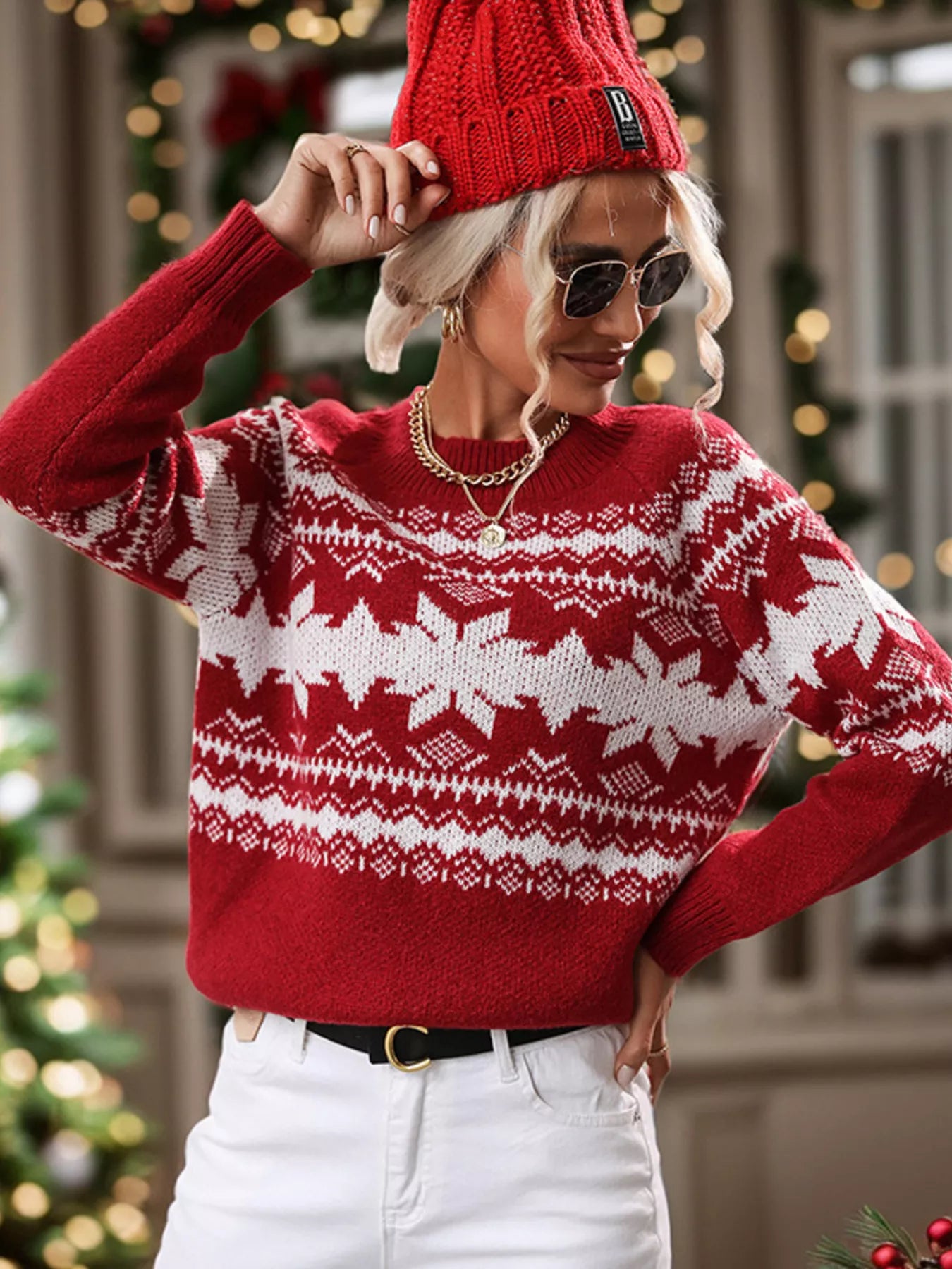 Cozy Snowflake Pattern Round-Neck Winter Sweater
