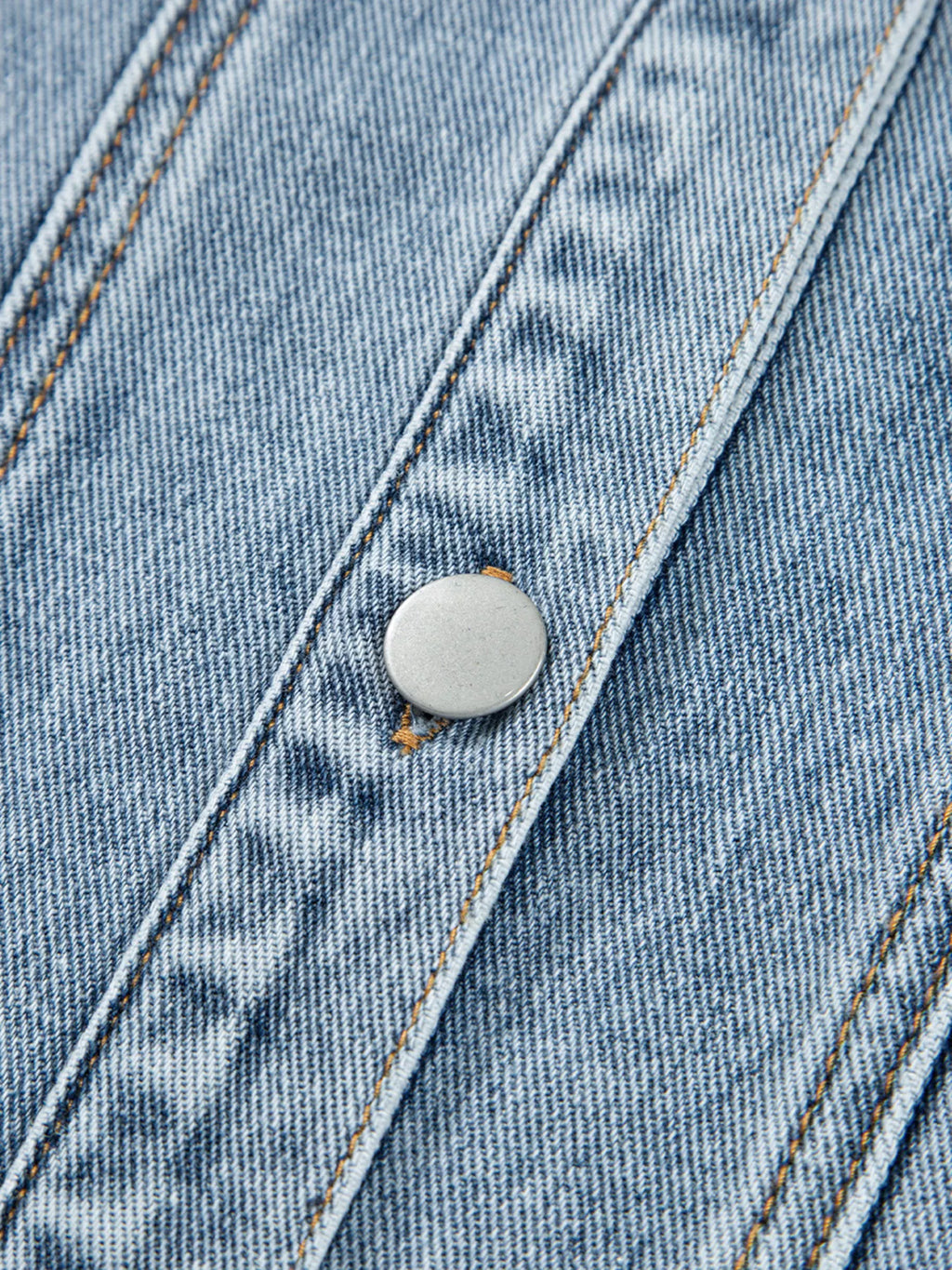 Stylish Scallop Trim Collar Denim Jacket with Patched Pockets