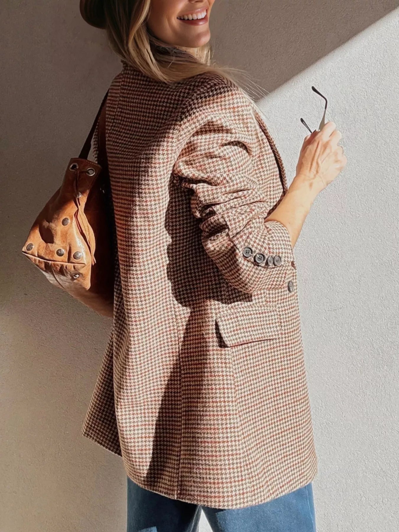 Chic Houndstooth Lapel Collar Blazer – Stylish Buttoned Women’s Outerwear
