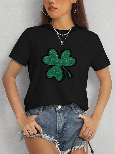 Lucky Clover Comfort Fit T-Shirt – Basic, Stylish & Comfortable Black