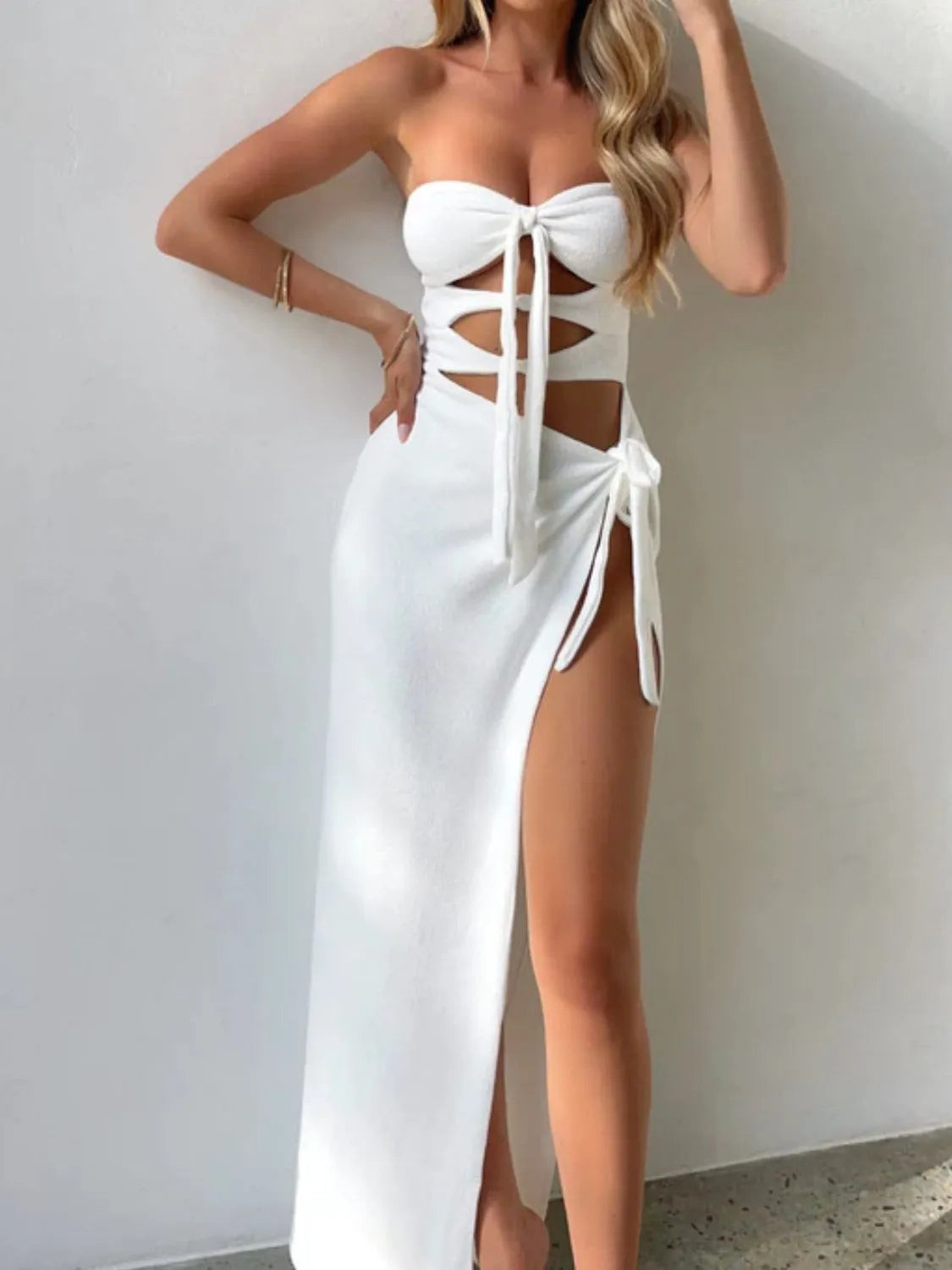 Sultry Cutout Sweetheart Tube Dress - Elegant & Bold White