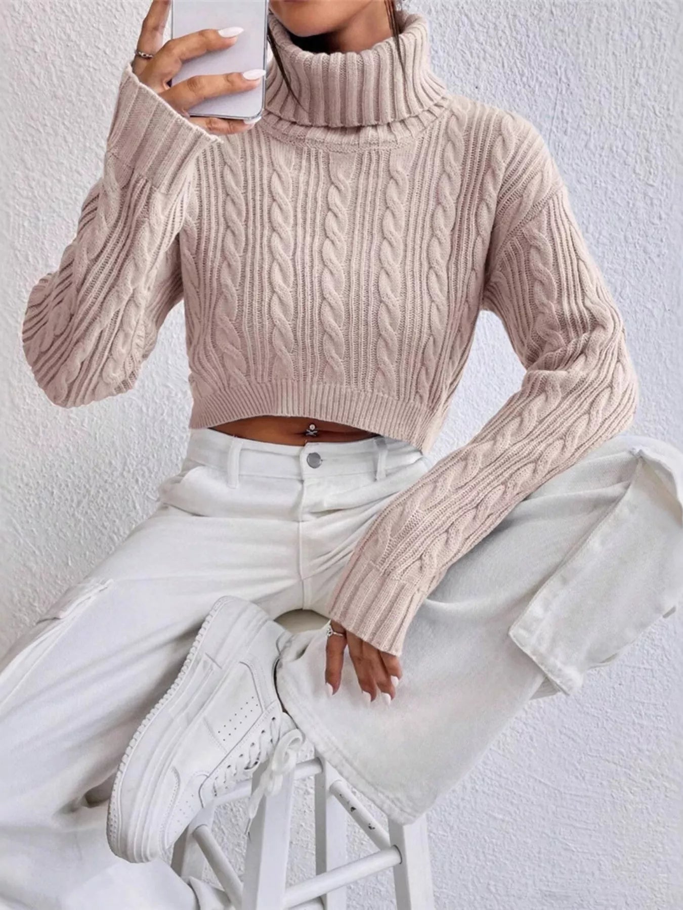 Cozy Cable-Knit Turtleneck Sweater with Long Sleeves