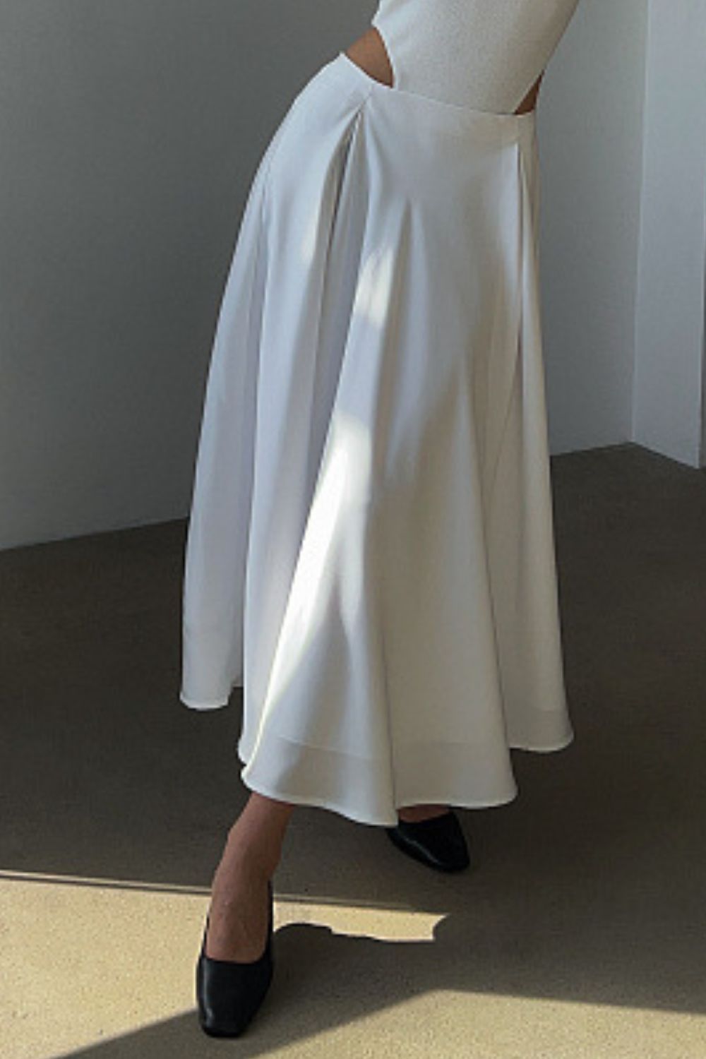 Back Elastic Waist Satin Minx Skirt - Elegant & Flowy White