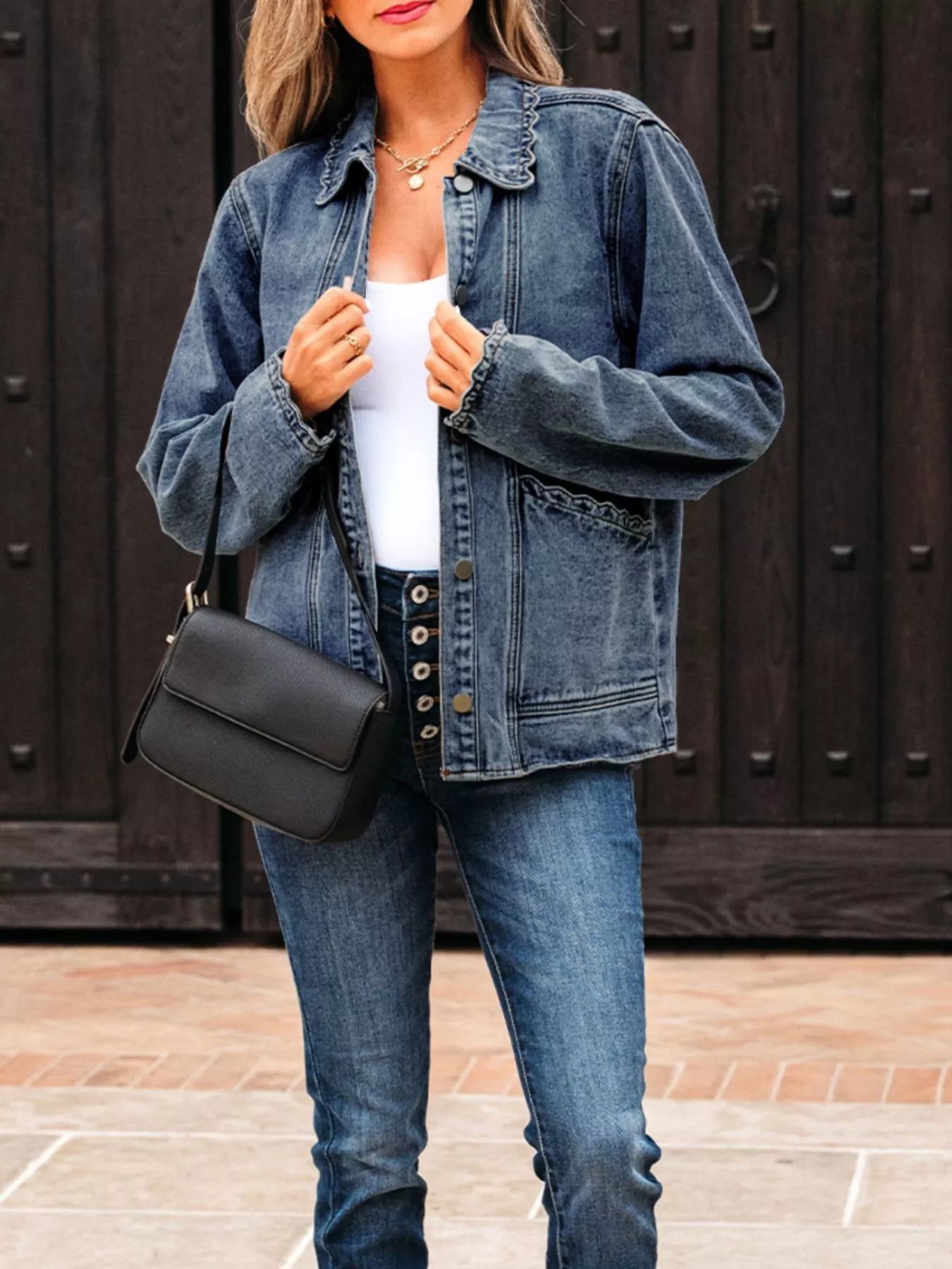 Stylish Scallop Trim Collar Denim Jacket with Patched Pockets Navy