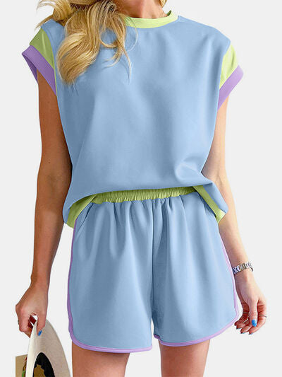 Contrast Round Neck Top and Shorts Set - Stylish & Comfortable Light Blue