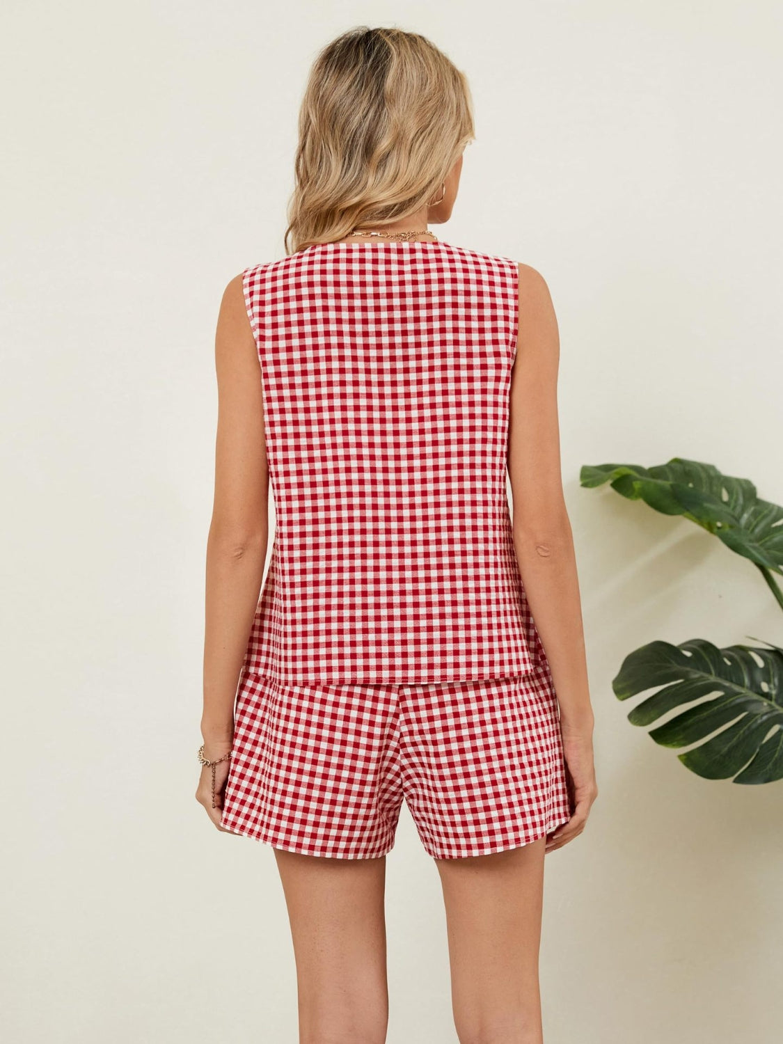 Plaid V-Neck Sleeveless Top & Shorts Set - Stylish Two-Piece Outfit